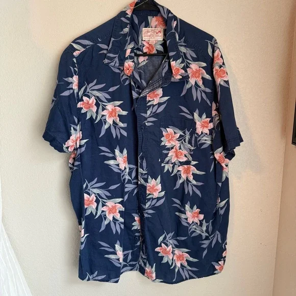 American Eagle Tropical Casual Button Up Resort Shirt - Picture 2 of 5